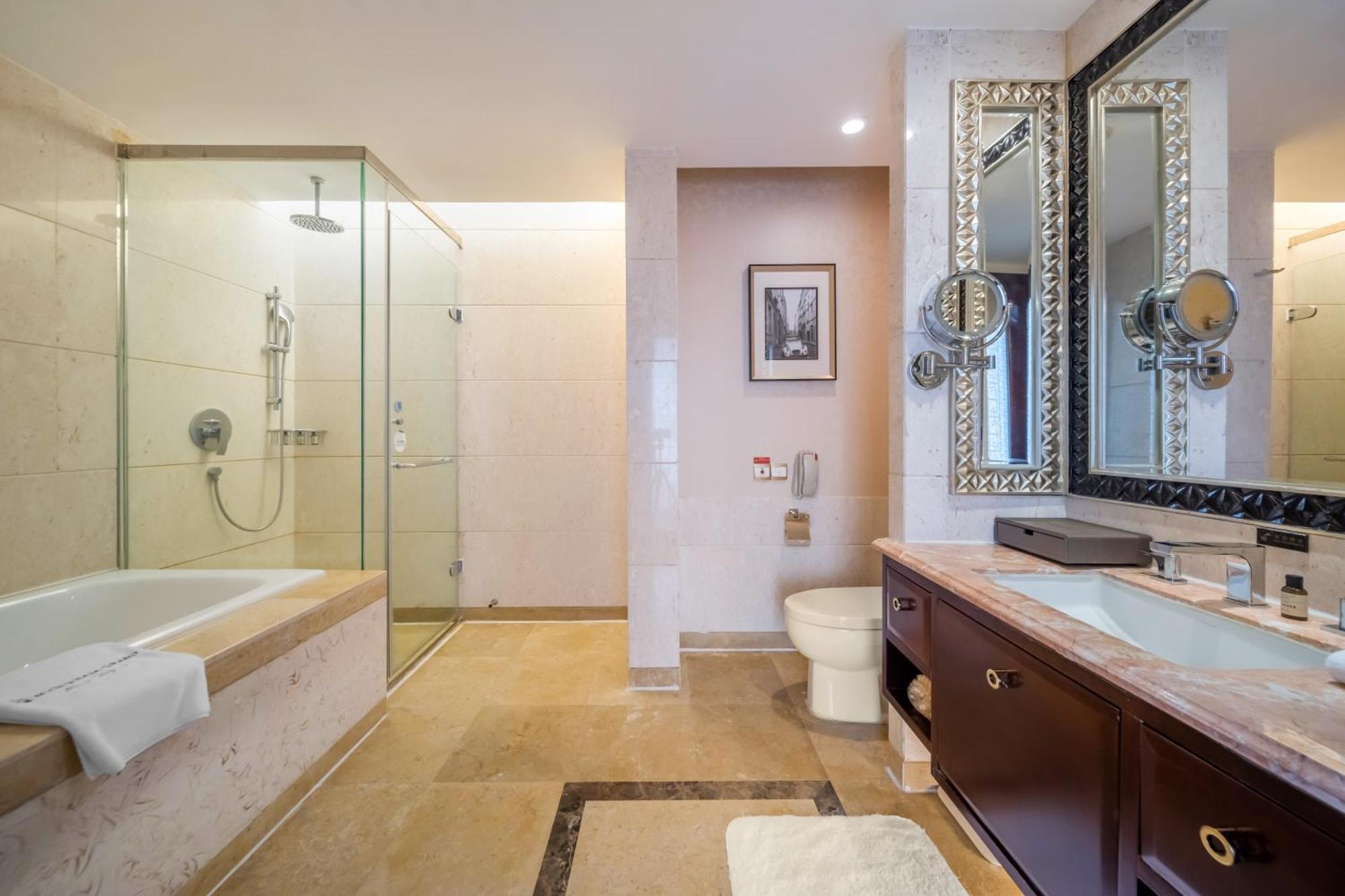 Wyndham Grand Plaza Royale Palace Ченду Екстер'єр фото