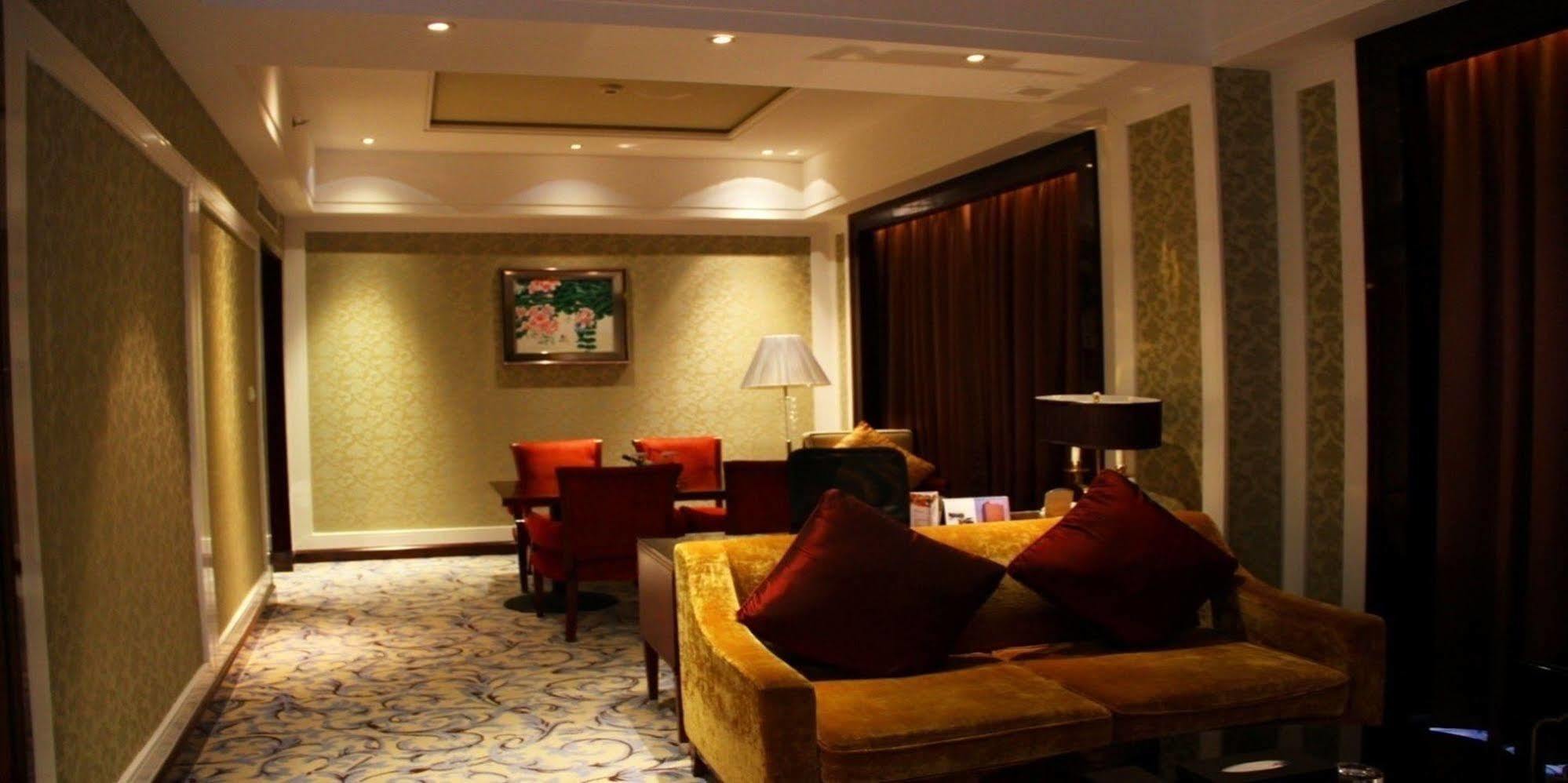 Wyndham Grand Plaza Royale Palace Ченду Екстер'єр фото
