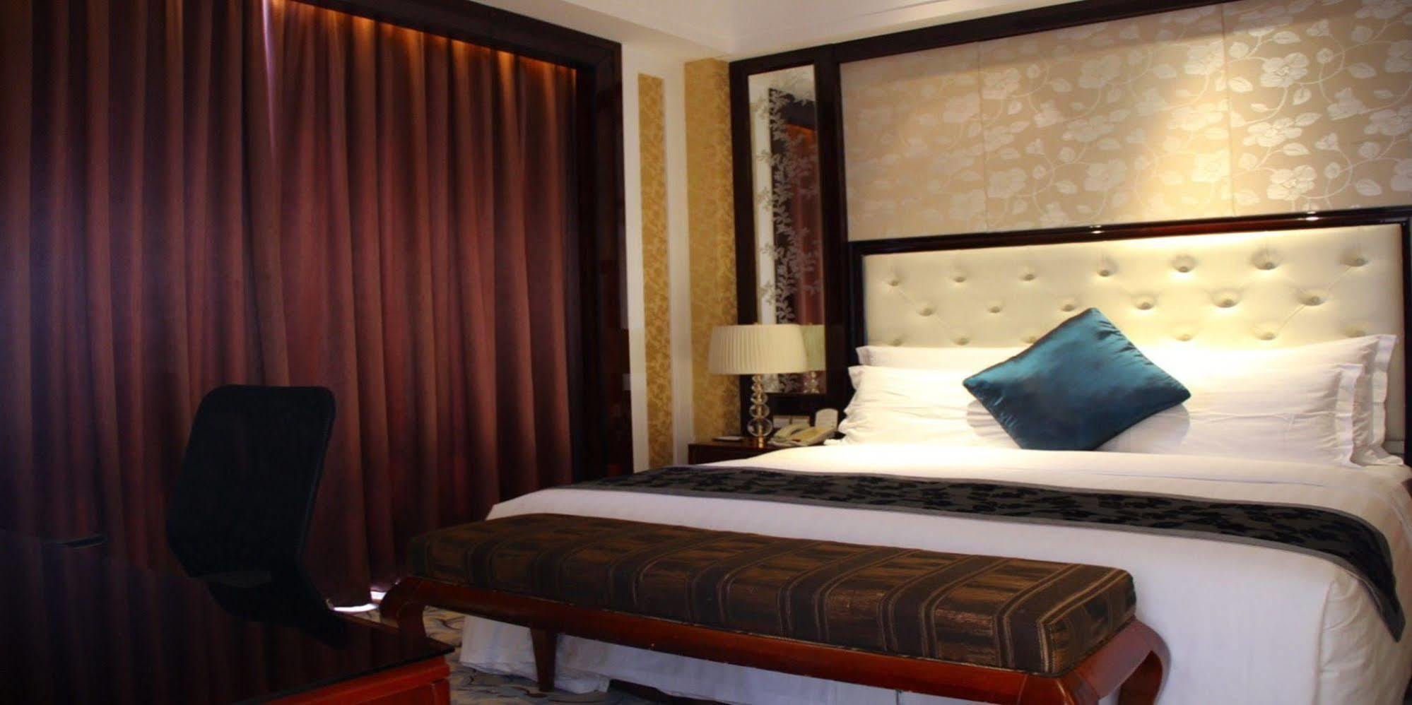 Wyndham Grand Plaza Royale Palace Ченду Екстер'єр фото
