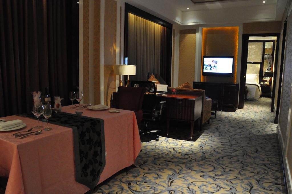 Wyndham Grand Plaza Royale Palace Ченду Екстер'єр фото